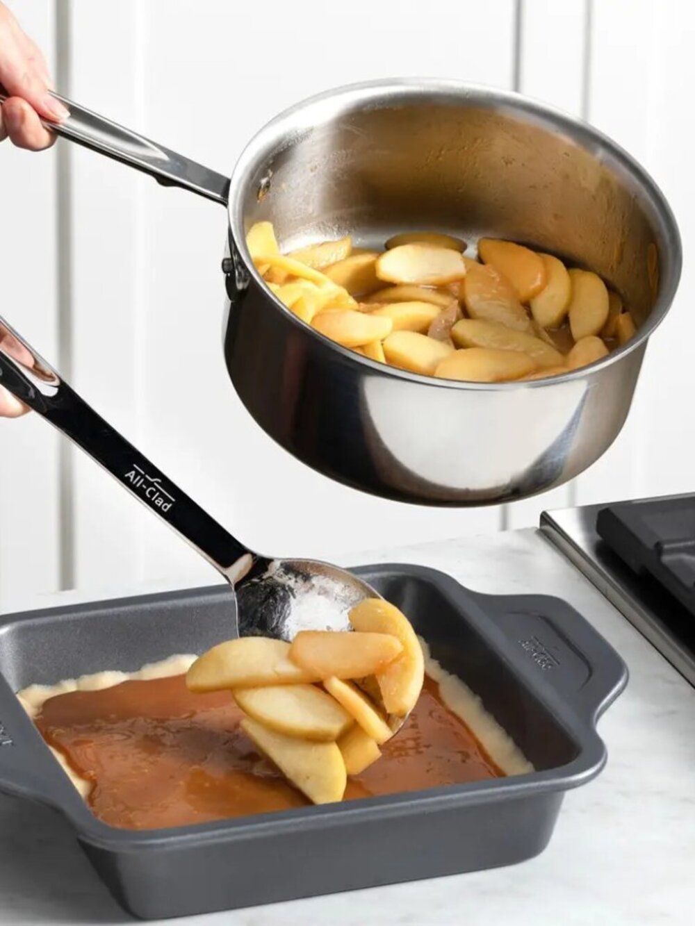 ALL CLAD D3 STAINLESS 3QT SAUCEPAN & LID - Picture 3 of 14